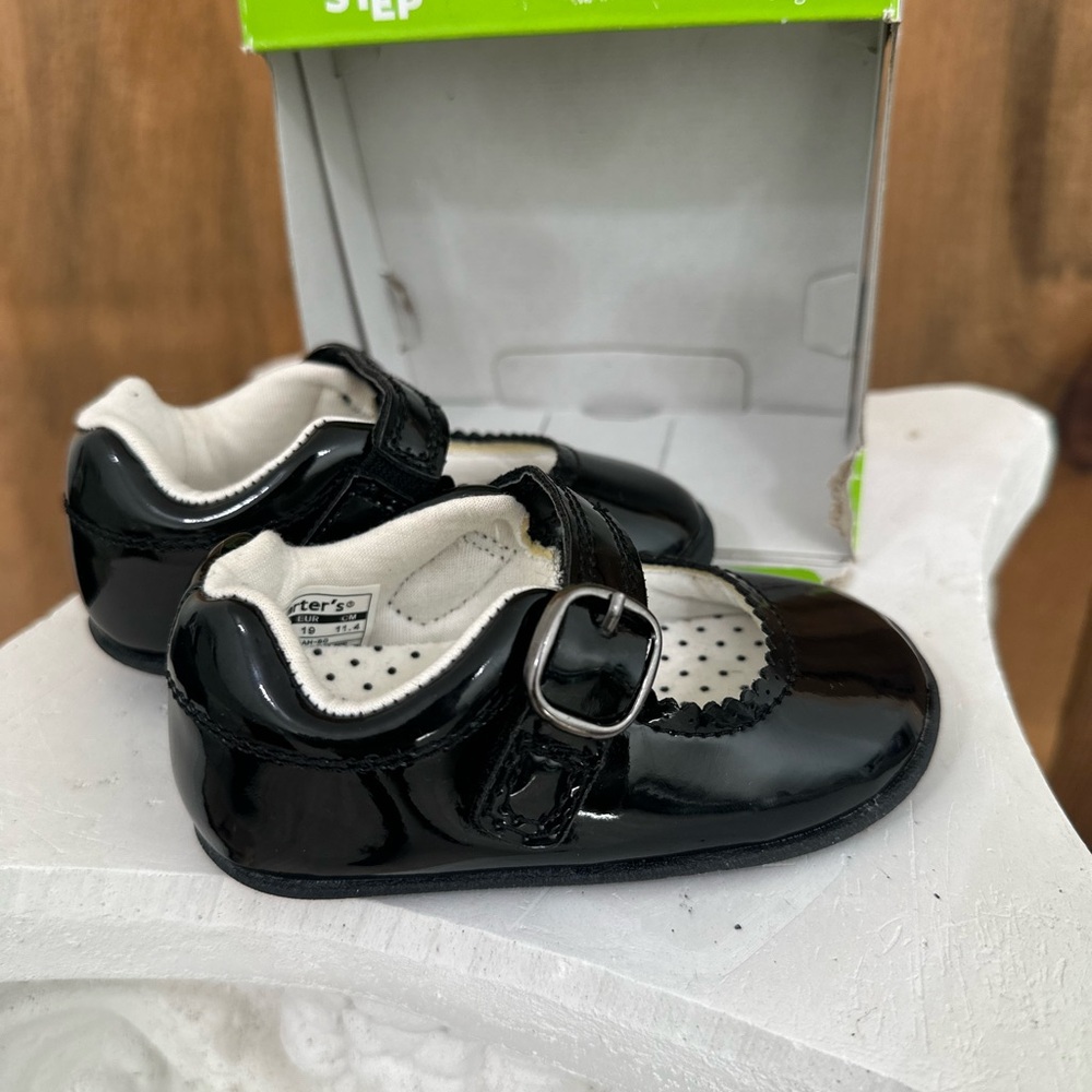 Carters every step shoes Black Patent Leather size 4 (9-12 months)new in box